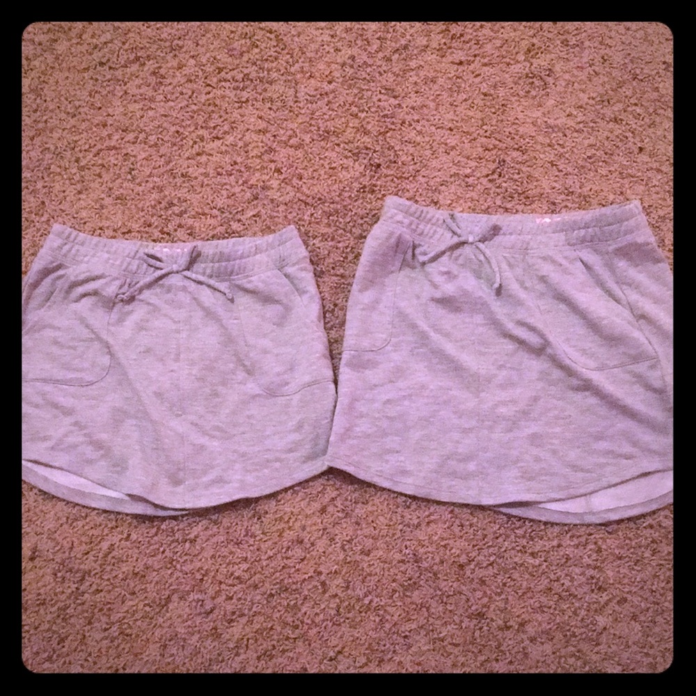 Gray skirt with pockets